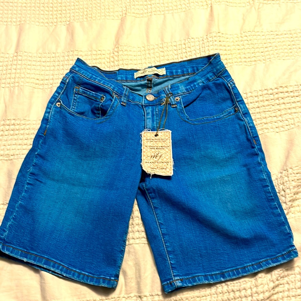 M2F Jean shorts size 25